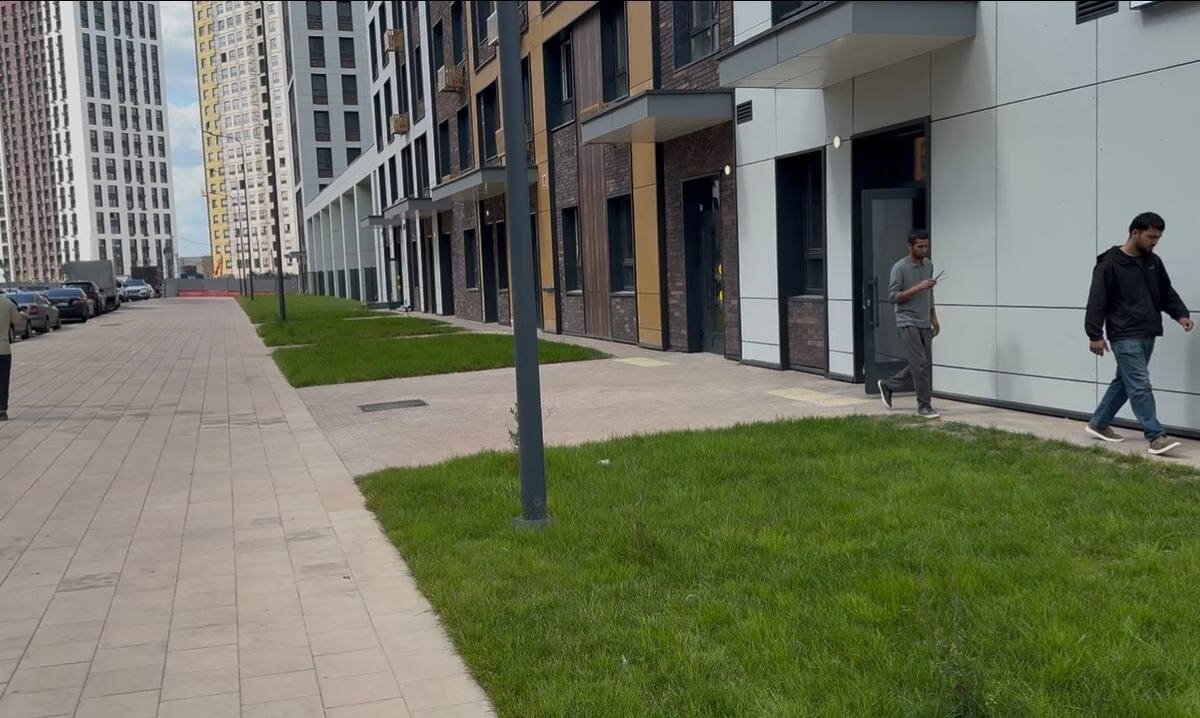 Продажа помещения с арендатором в ЖК "Эко Бунино" 
