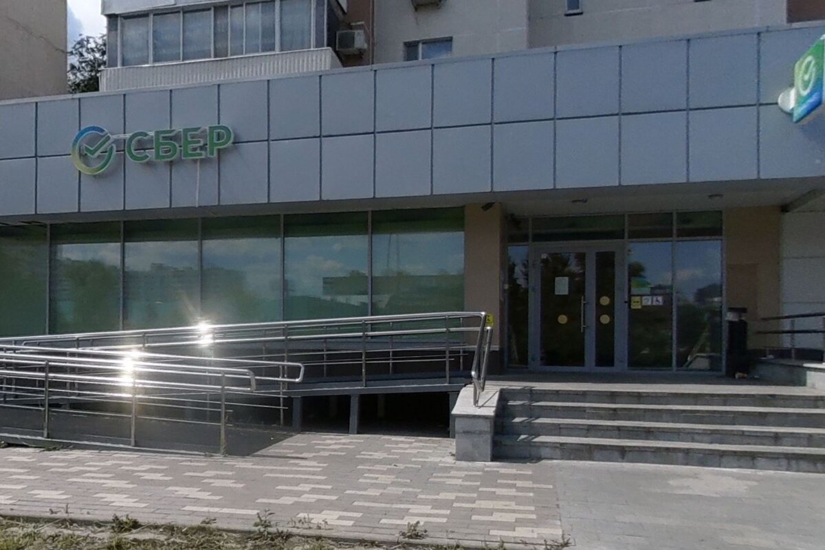 Продажа торгового помещения на пр. Дежнева