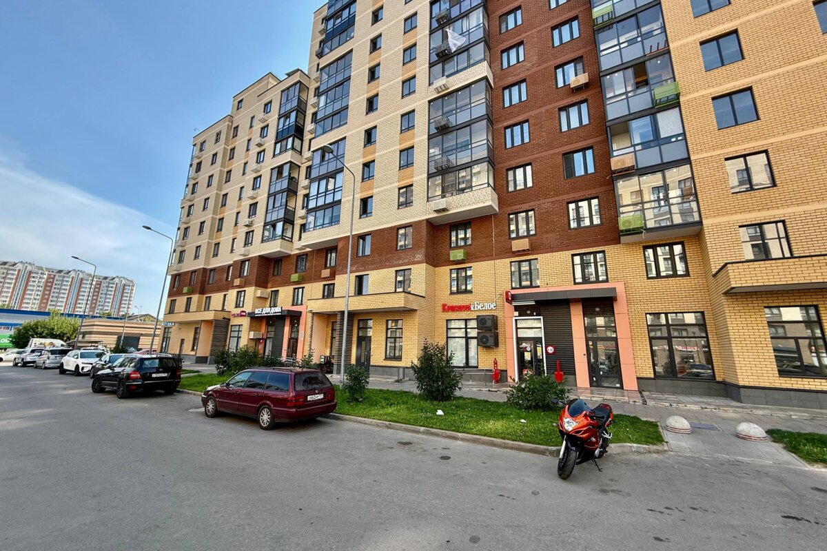 Продажа торгового помещения с арендатором Красное и Белое 