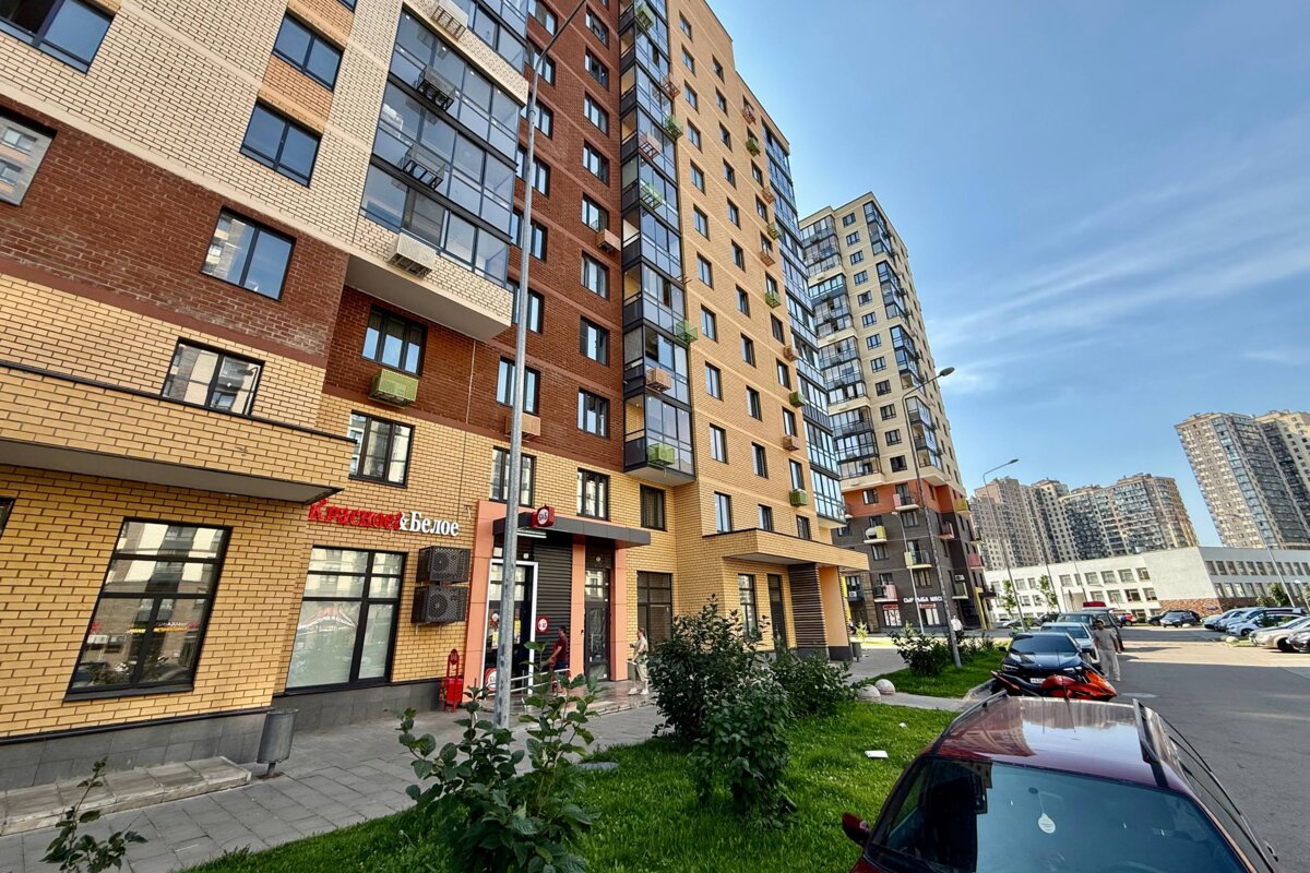 Продажа торгового помещения с арендатором Красное и Белое 