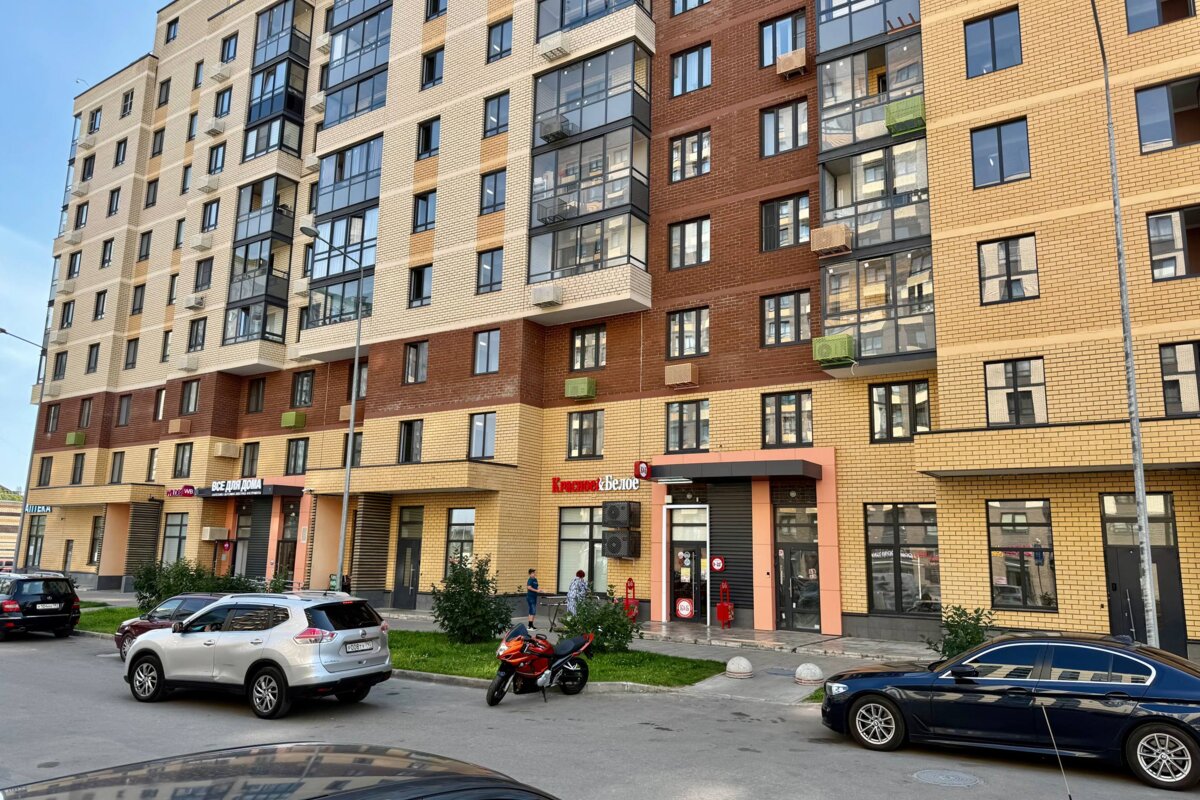 Продажа торгового помещения с арендатором Красное и Белое 