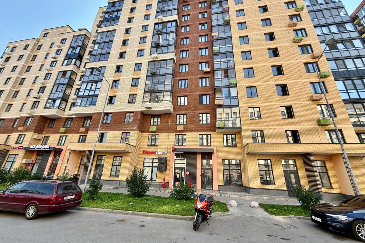 Продажа торгового помещения с арендатором Красное и Белое 