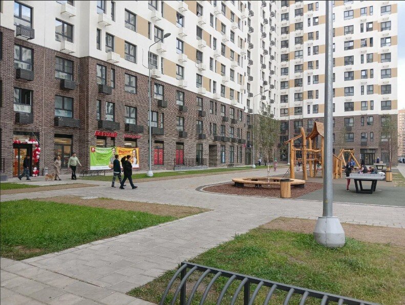 Продажа торгового помещения с супермаркетом Верный
