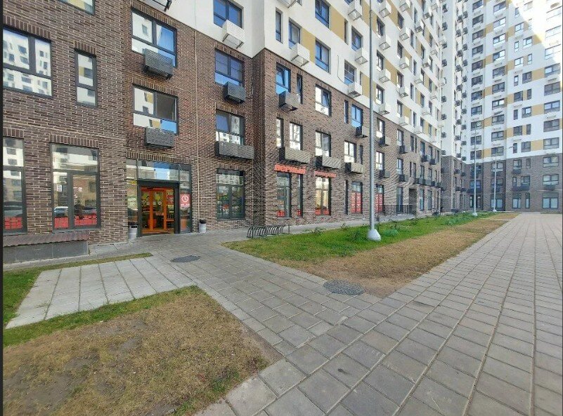 Продажа торгового помещения с супермаркетом Верный