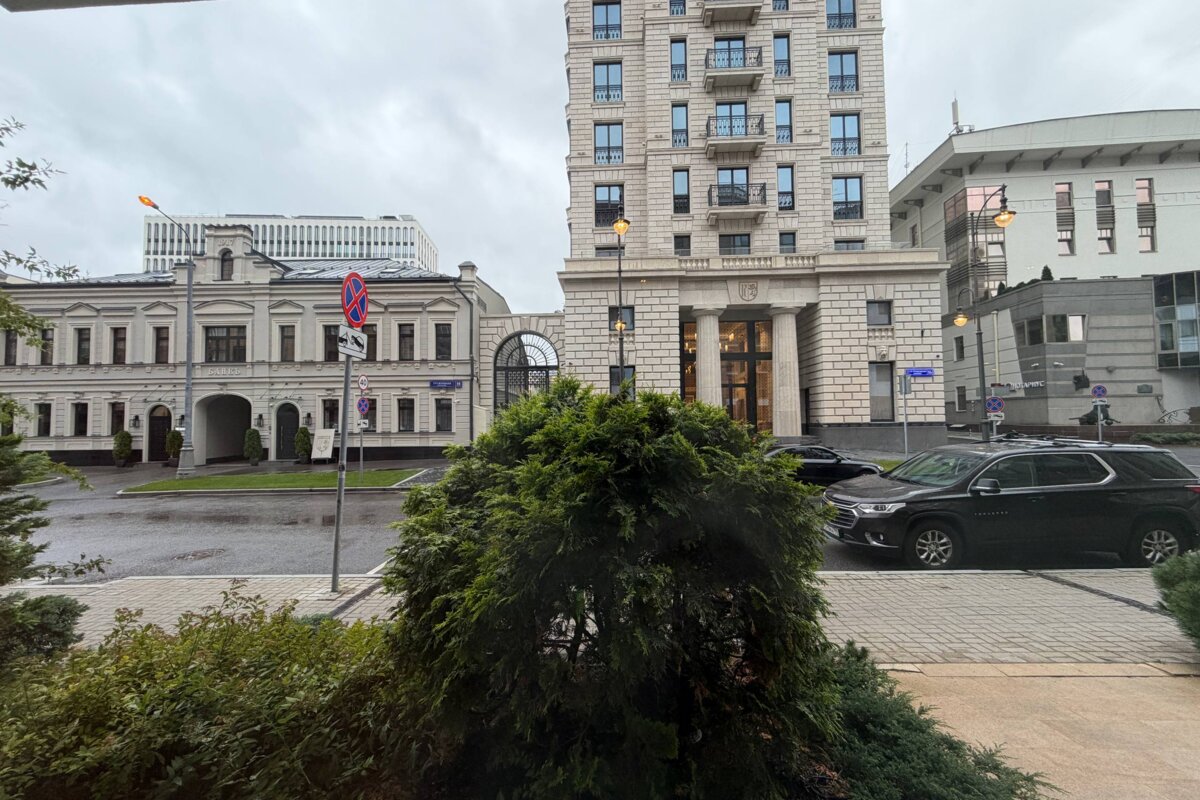 Продажа торгового помещения с арендатором в Хамовниках 
