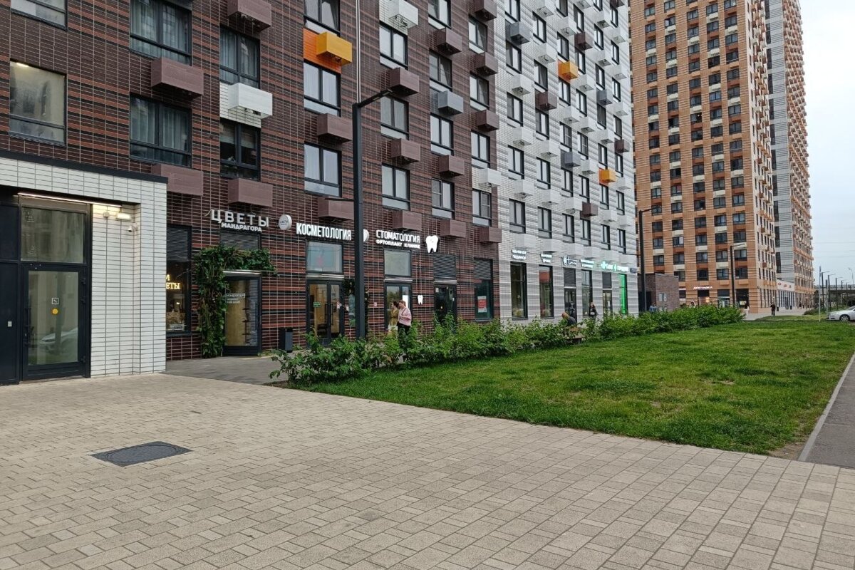 Аренда торгового помещения в ЖК "Амурский парк" 