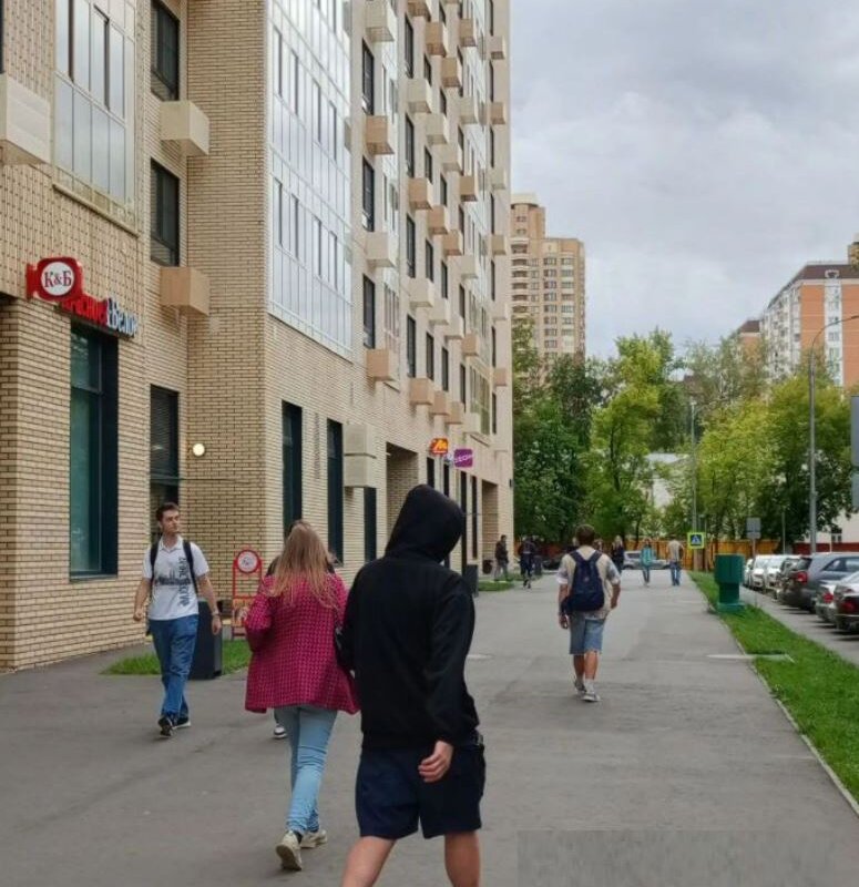 Продажа помещения с магазином Красное и Белое