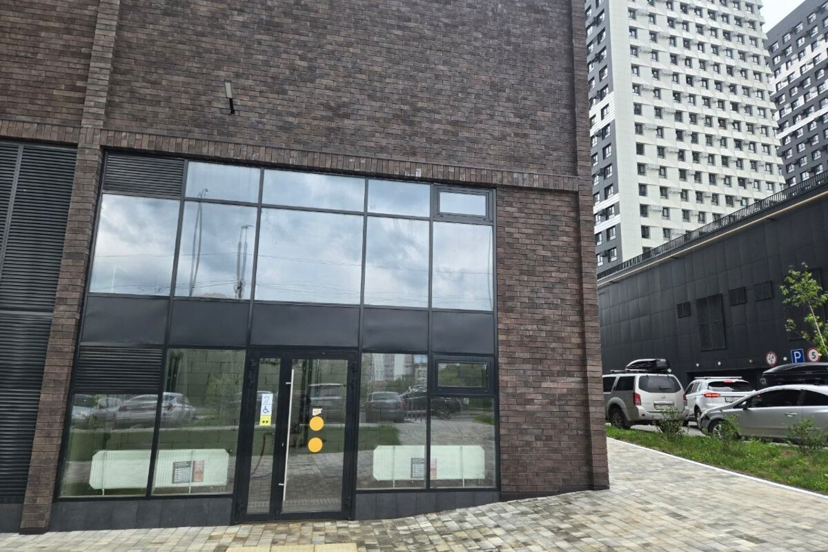 Продажа торгового помещения в ЖК "31 квартал"