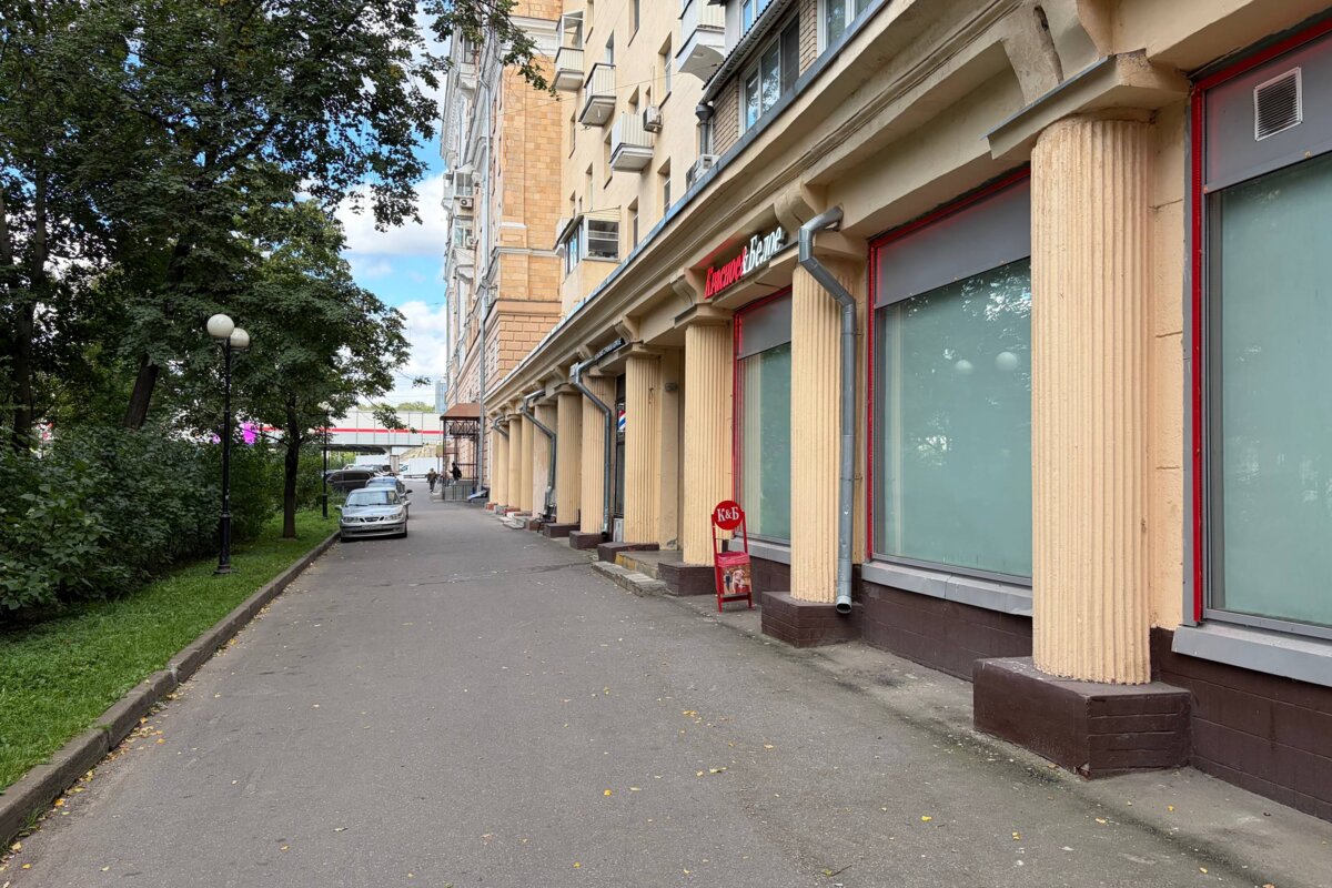 Продажа помещения с арендатором барбершоп Borodach. Окупаемость 10,4 лет.