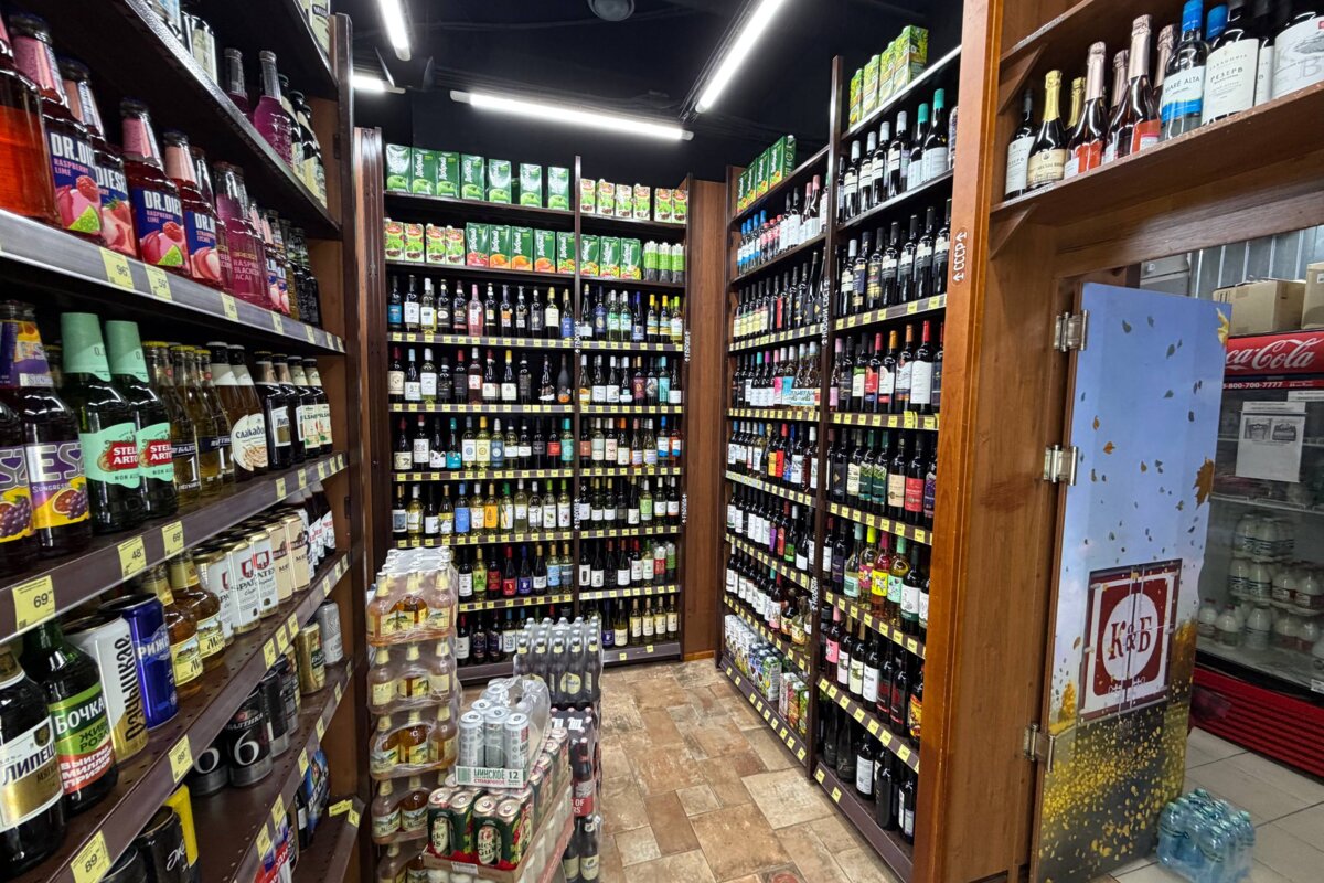 Продажа помещения с арендаторам Красное и Белое