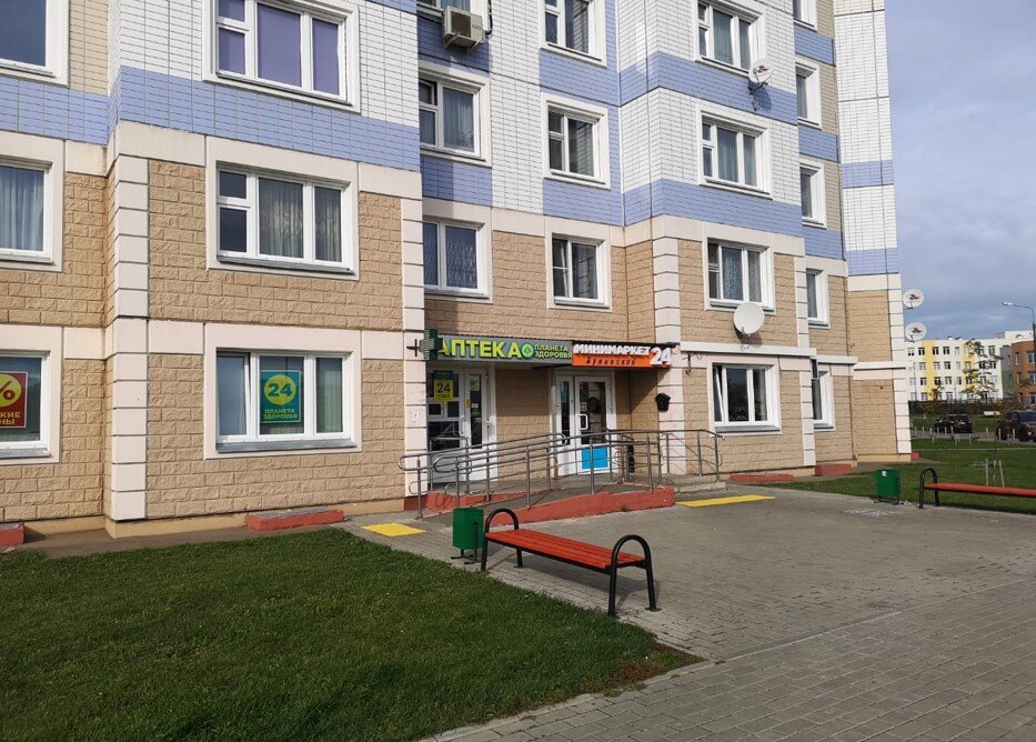 Аренда торгового помещения на Александры Монаховой