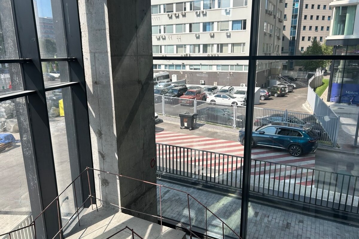 Аренда коммерческого помещения под ресторан в БЦ "Geolog 2" 