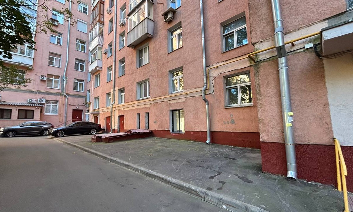 Аренда торгового помещения у метро Дубровка