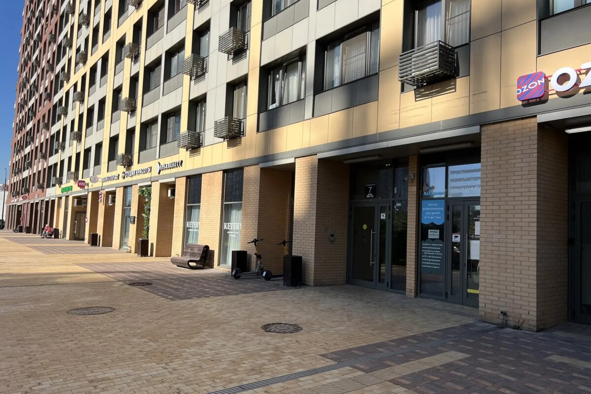 Продажа торгового помещения в ЖК "Сиреневый парк" 