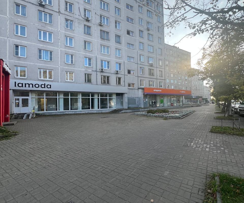 Продажа торгового помещения с сетевыми арендаторами