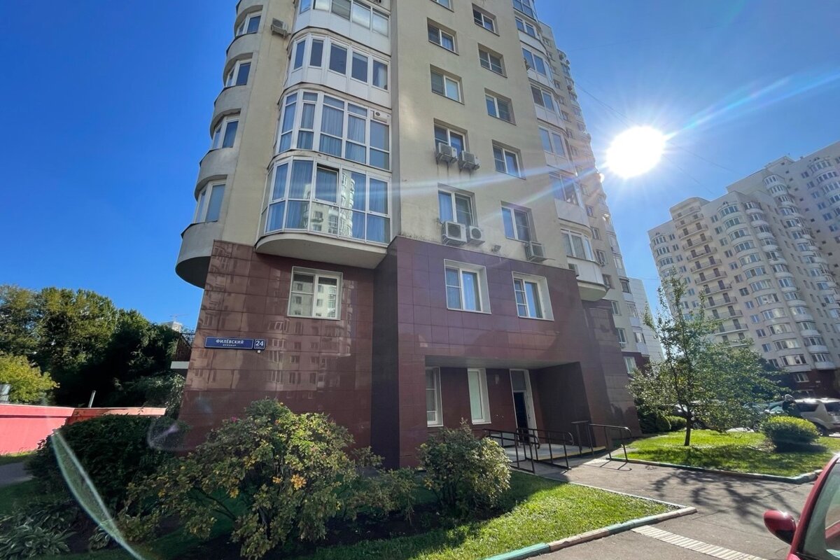 Продажа нежилого помещения с арендатором