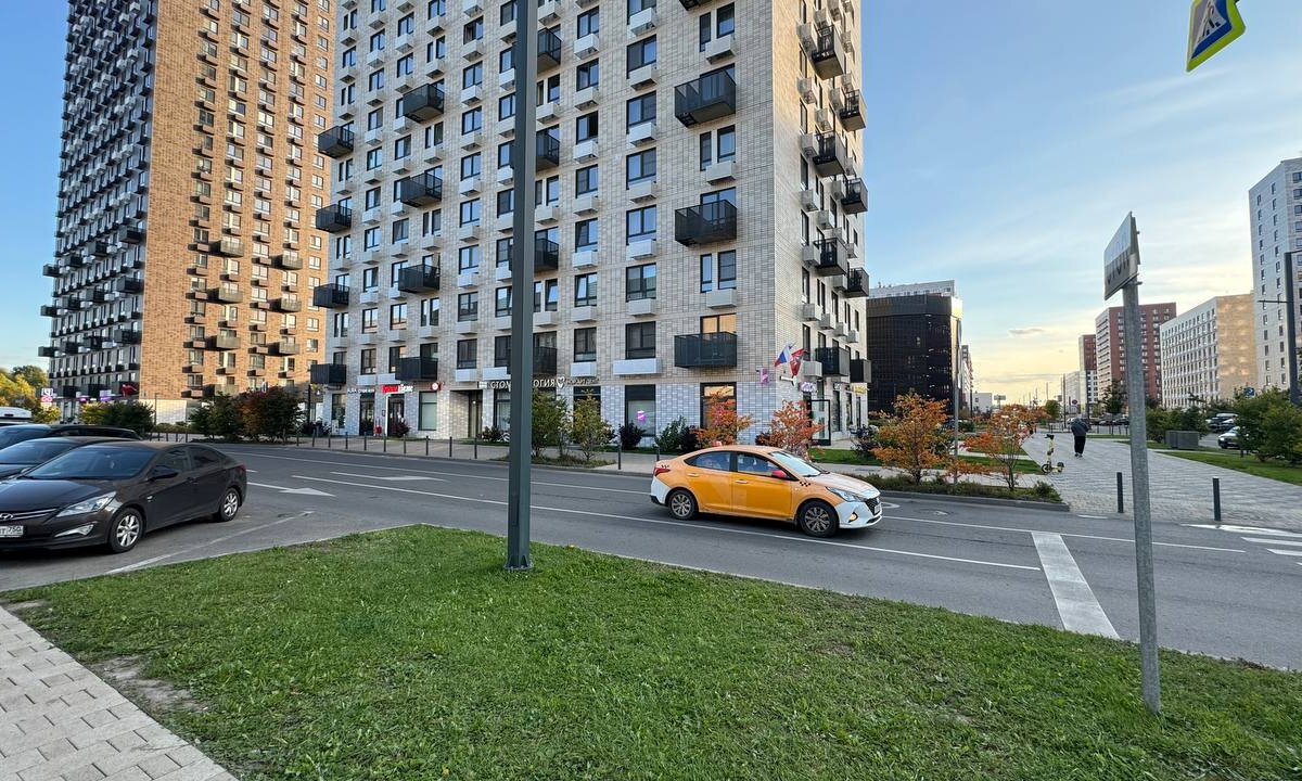 Продажа помещения с арендатором "Красное белое"