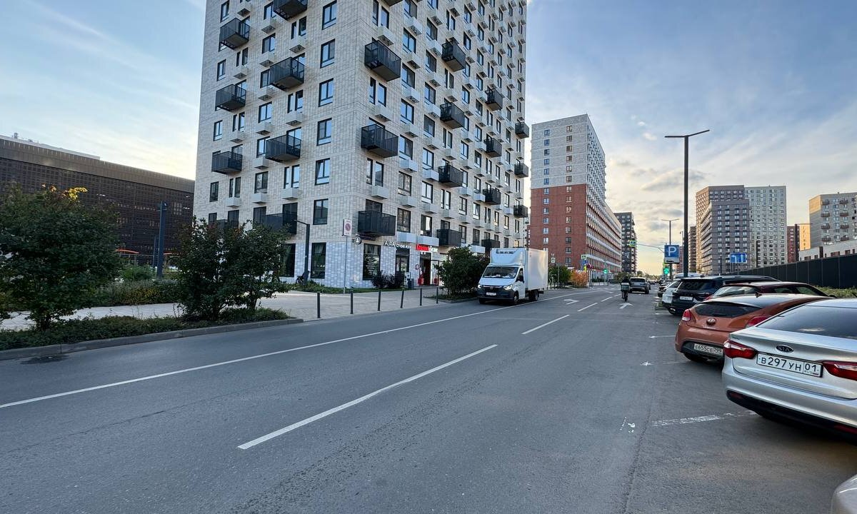Продажа помещения с арендатором "Красное белое"
