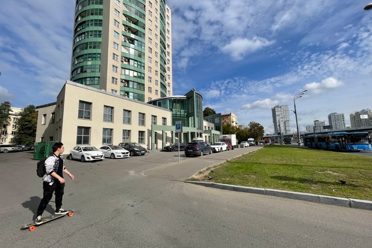 Продажа торгового помещения с арендатором СМ-Клиника. Окупаемость 8,7 лет.