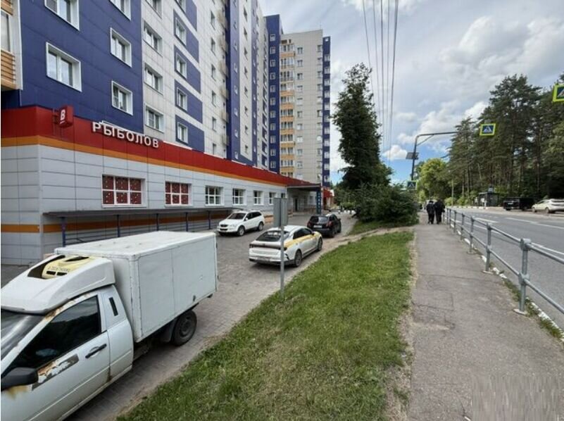 Продажа торгового помещения с супермаркетом Верный