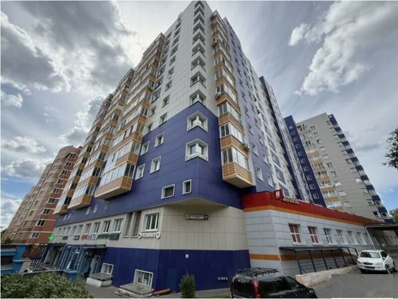 Продажа торгового помещения с супермаркетом Верный