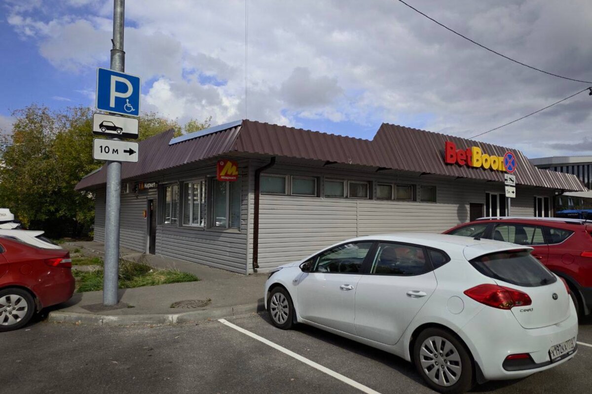 Продажа здания с арендаторами у метро Щукинская