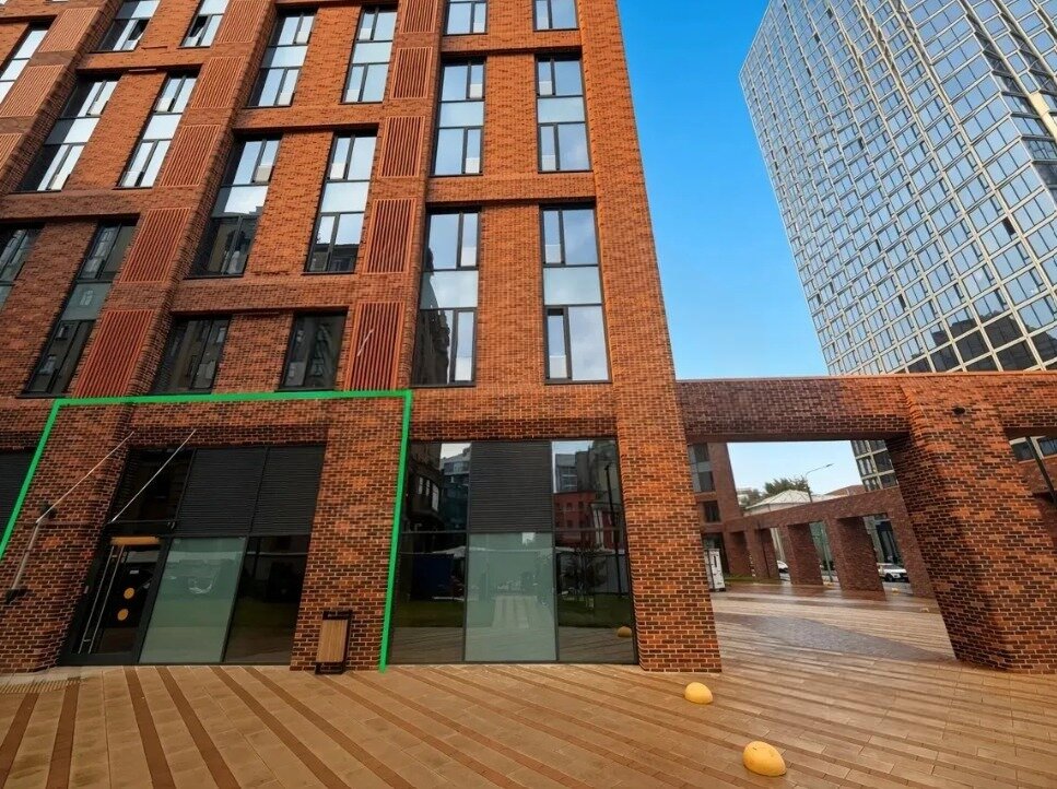 Продажа торгового помещения в жилом комплексе "Voxhall" 