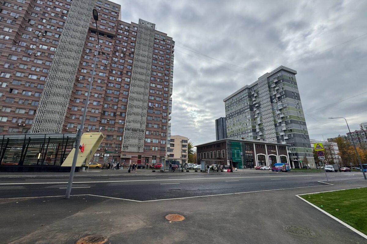 Продажа торгово-офисного центра на выходе из метро