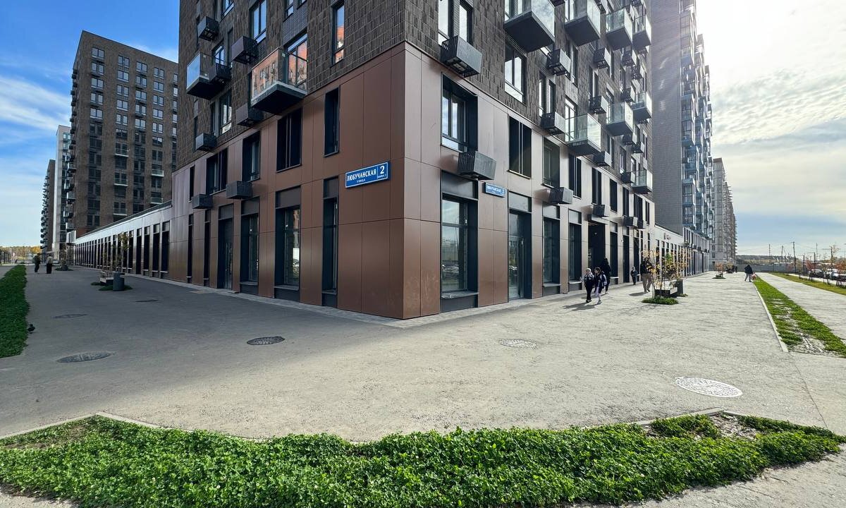 Аренда торгового помещения в стилобате
