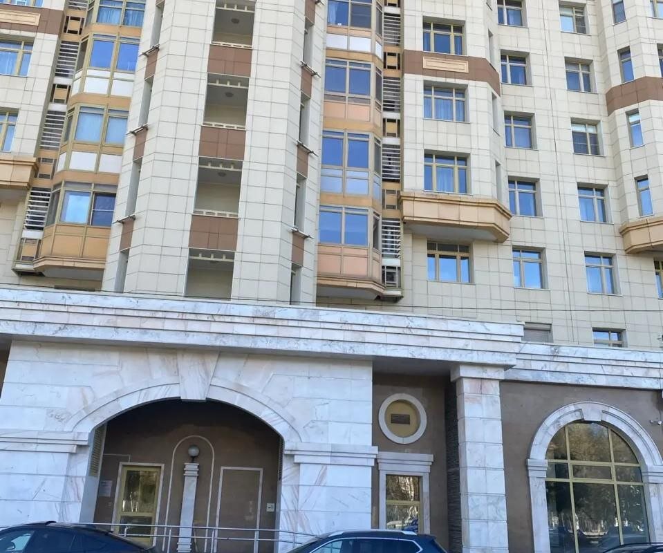 Аренда нежилого помещения на выходе из метро Университет