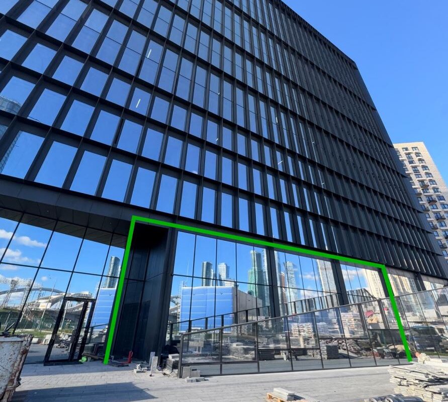 Продажа торгового помещения в БЦ PORTA