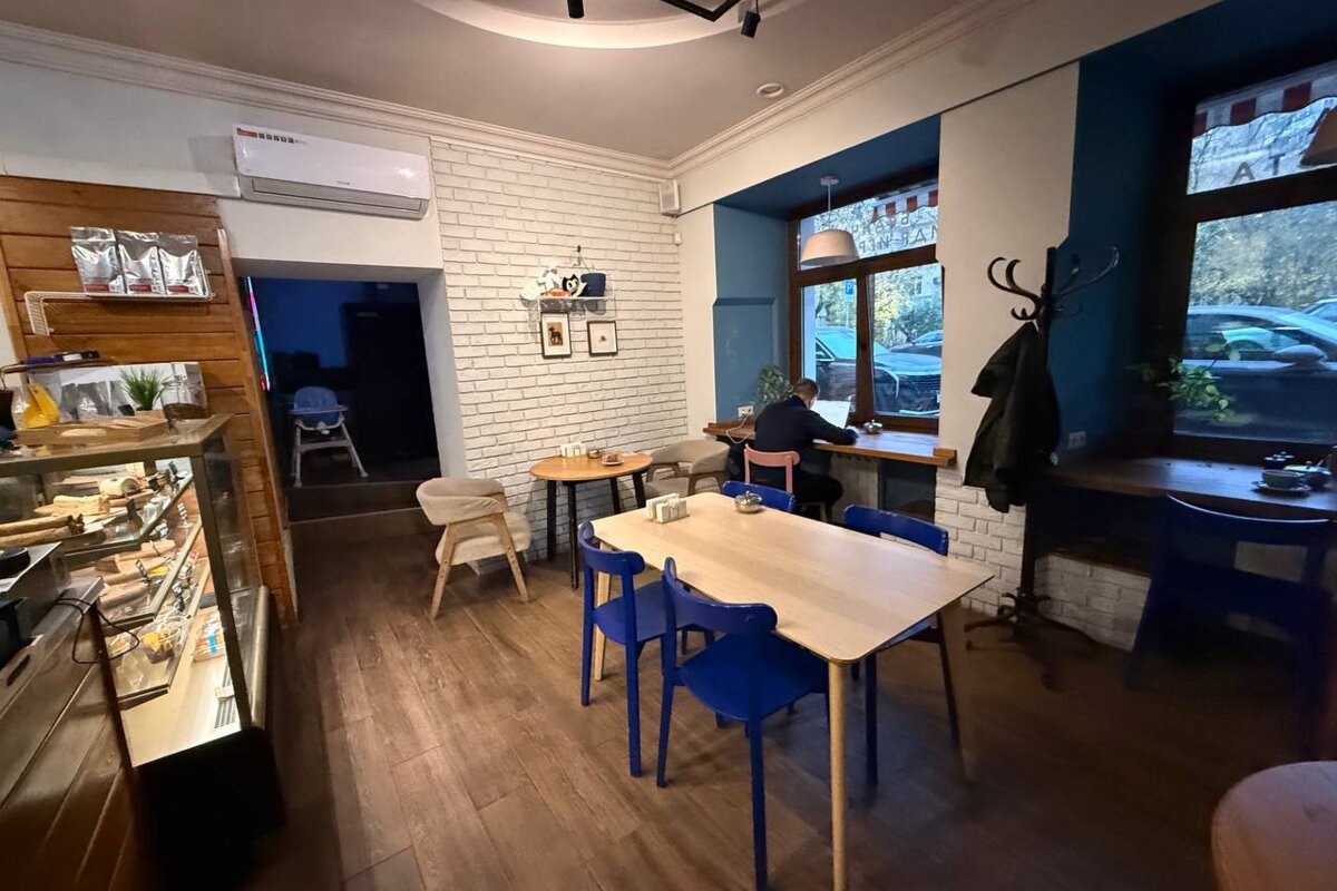 Продажа помещения с арендатором кафе «White Fox cafe» на Плющихе