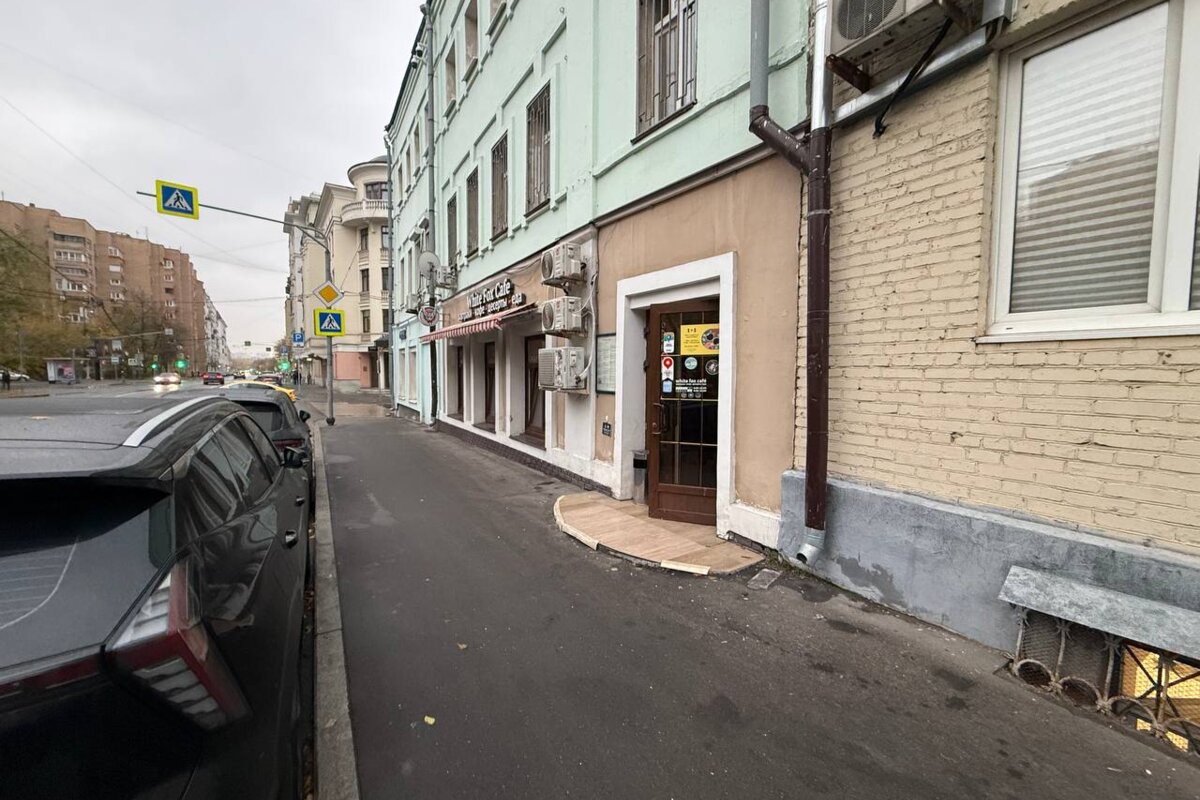 Продажа помещения с арендатором кафе «White Fox cafe» на Плющихе