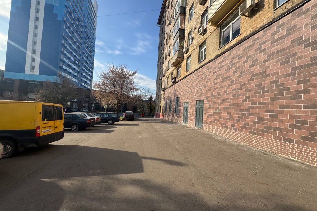 Аренда торгового помещения у метро Дубровка