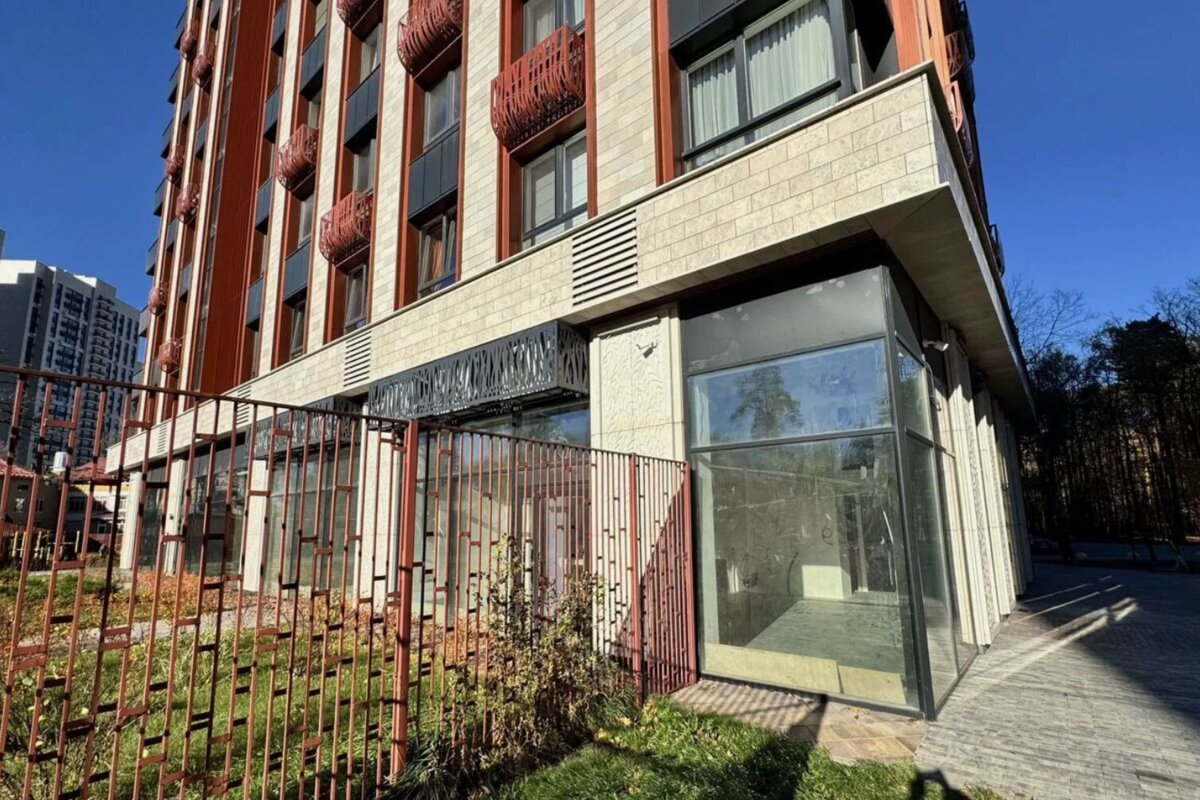 Продажа торгового помещения в жилом комплексе Тренд