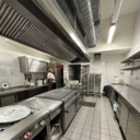 Аренда торгового помещения в деловом центре «Amber Plaza»