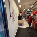 Продажа торгового помещения с сетевыми арендаторами 