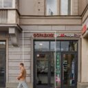 Продажа торгового помещения у выхода из метро с арендатором