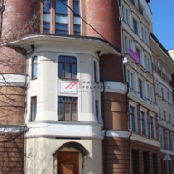 Аренда торгового помещения на выходе из метро "Академическая"