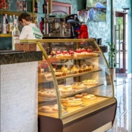 Продажа помещения с арендатором - сетевое кафе