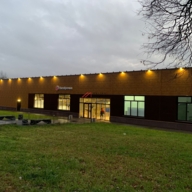 Продажа торгового здания с арендаторами