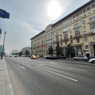 Продажа торгового помещения с арендатором на Тверской 