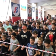 Продажа помещения с арендаторами на Волжском бульваре