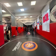 Продажа помещения с арендаторами на Волжском бульваре