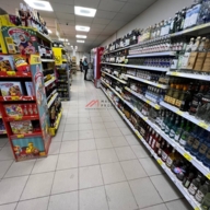 Продажа торгового помещения с арендаторами на Пражской