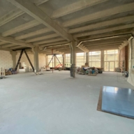 Продажа торгового помещения в административном здании