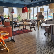 Продажа торгового здания с арендаторами в Подмосковье