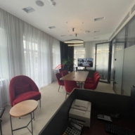 Продажа особняка с арендатором 