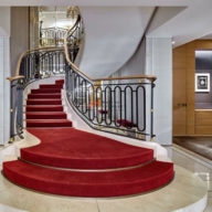 Аренда помещения у метро Театральная