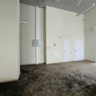 Продажа помещения с арендаторами в новом доме 